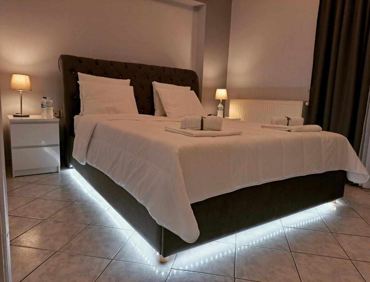 Four Seasons Apartment Artemida  Ngoại thất bức ảnh