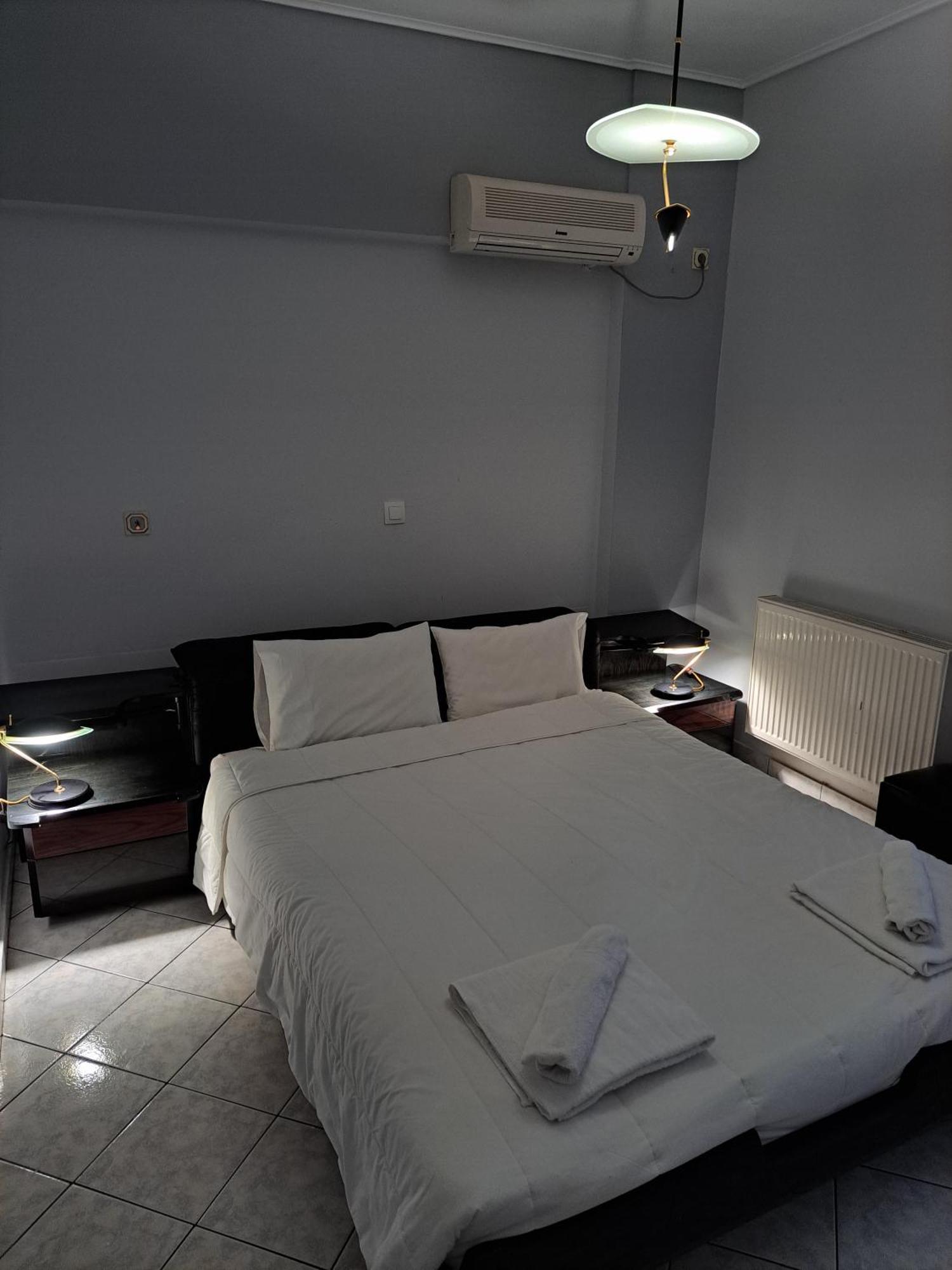 Four Seasons Apartment Artemida  Ngoại thất bức ảnh